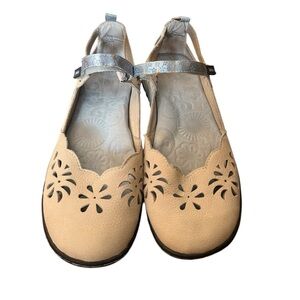 JBU by Jambu Beige/light Gray Adventure Cutout Mary Jane Flats-Size 7.5